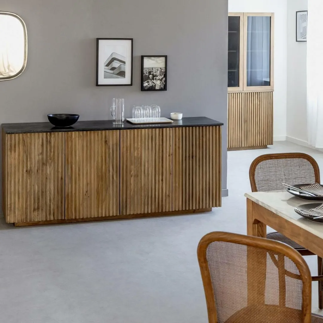 Buffet<Made in Meubles Buffet 4 portes en bois de manguier et marbre Betty