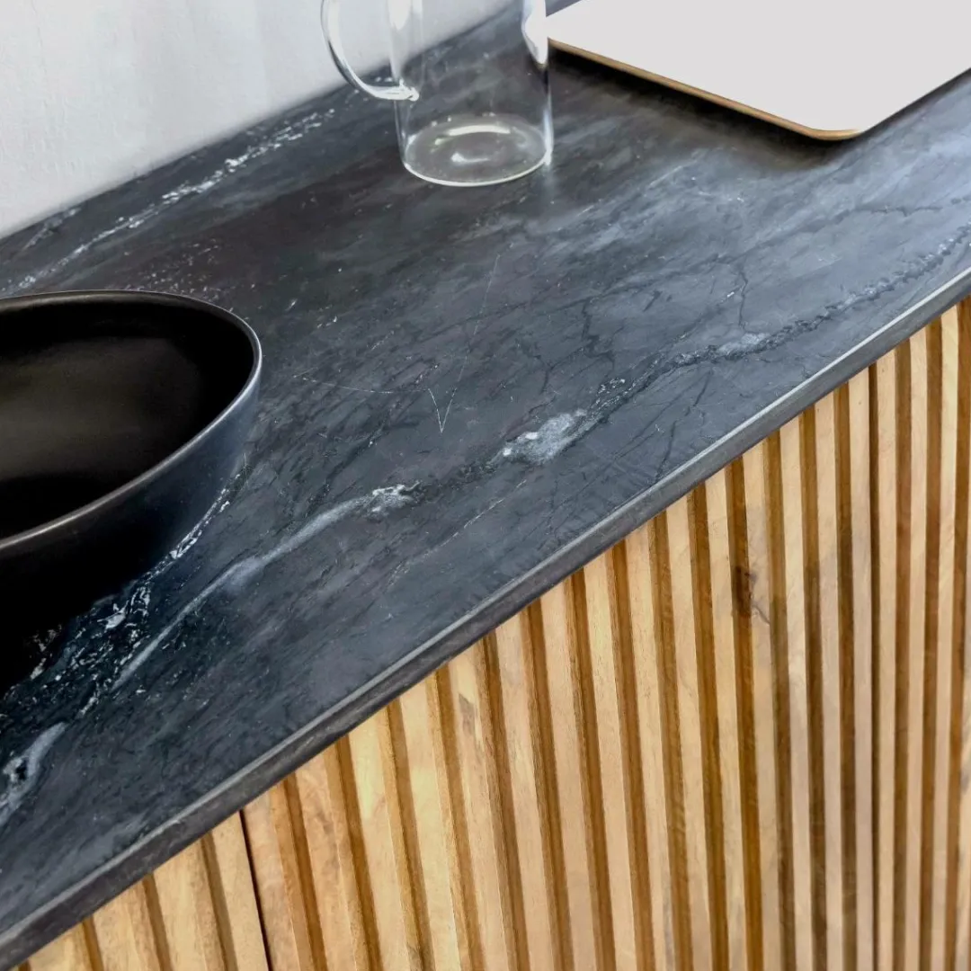 Buffet<Made in Meubles Buffet 4 portes en bois de manguier et marbre Betty