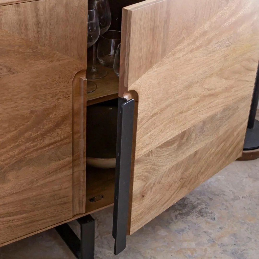 Buffet<Made in Meubles Buffet en bois de manguier et métal Eglantine