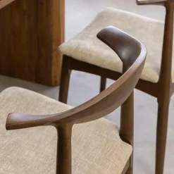 Chaise<Made in Meubles Chaise bois hêtre foncé Aline (lot de 2)