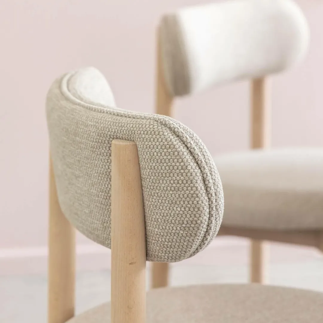 Chaise<Made in Meubles Chaise en bois de hêtre clair et tissu Aline (lot de 2)