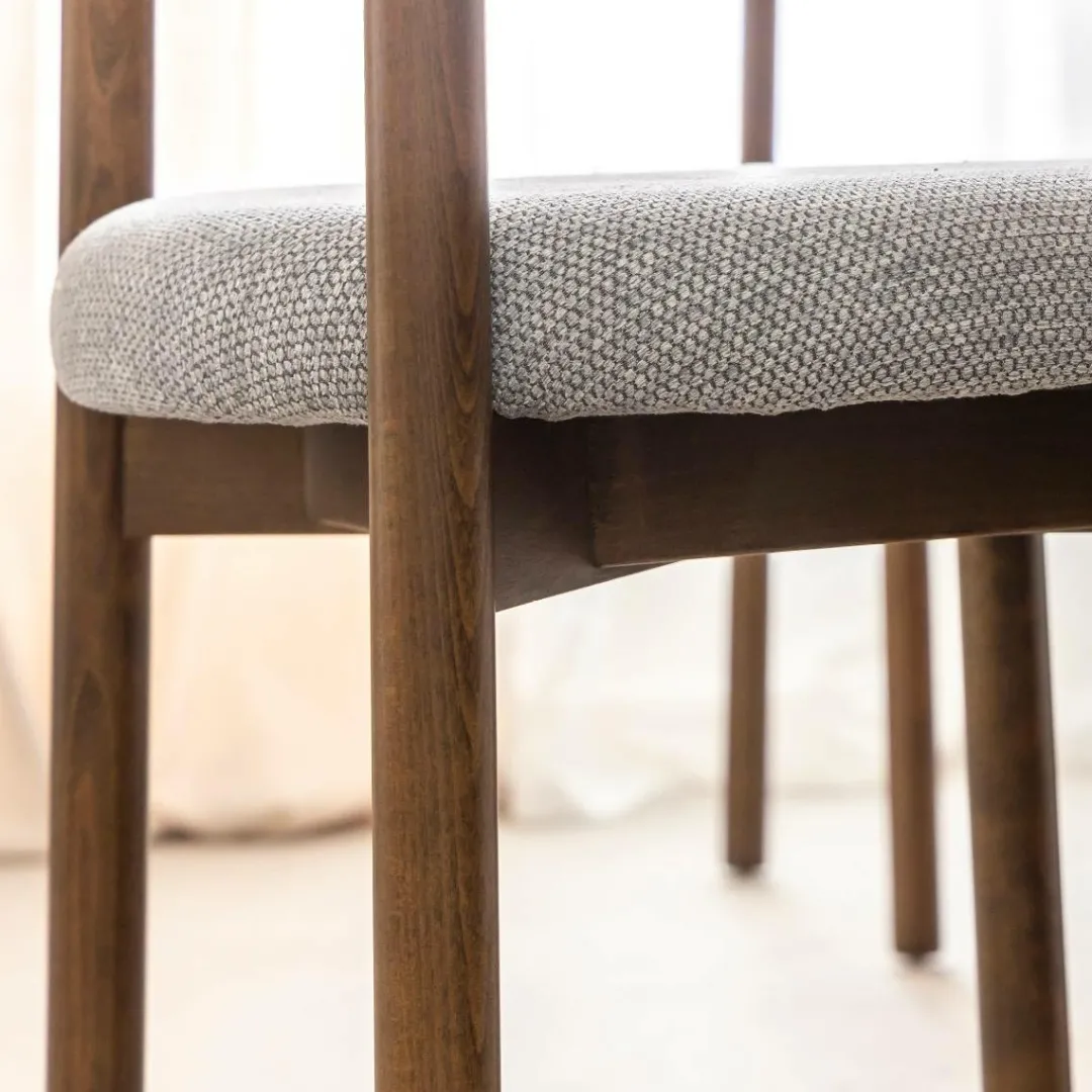 Chaise<Made in Meubles Chaise en bois de hêtre foncé et tissu Aline (lot de 2)