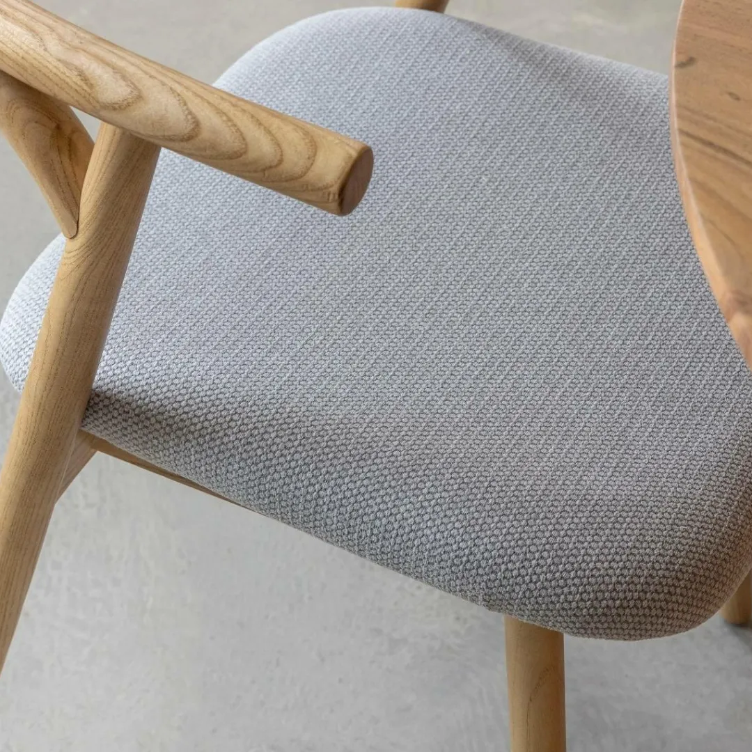 Chaise<Made in Meubles Chaise en bois d'orme et tissu gris Aline (lot de 2)