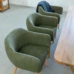 Chaise<Made in Meubles Chaise en tissu vert et pieds en bois Solène (lot de 2)