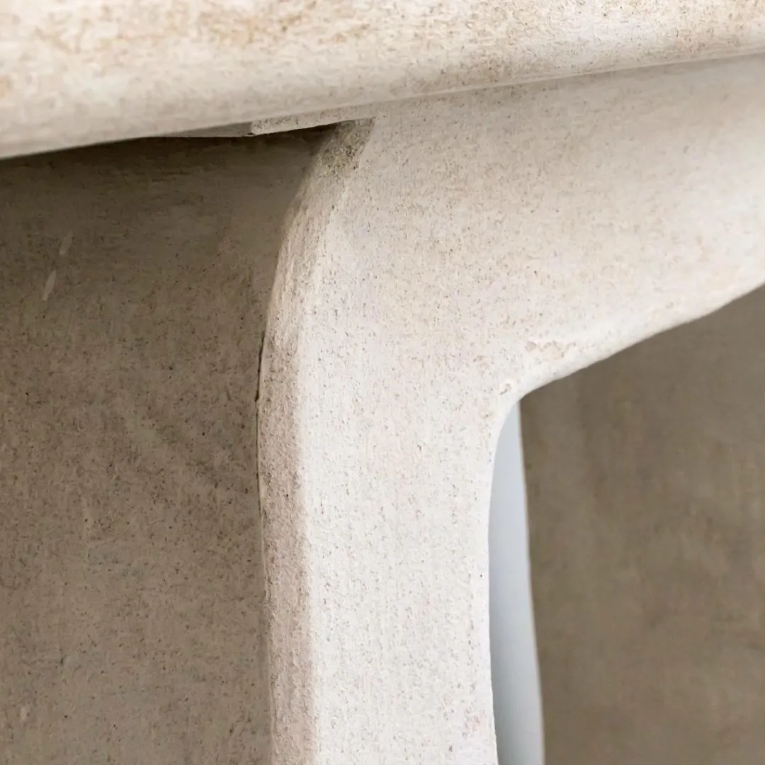 Table Console<Made in Meubles Console pied central en bois effet béton blanc Danaé