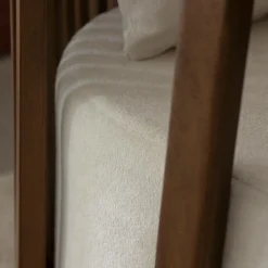 Fauteuil<Made in Meubles Fauteuil en manguier et en velours Térence