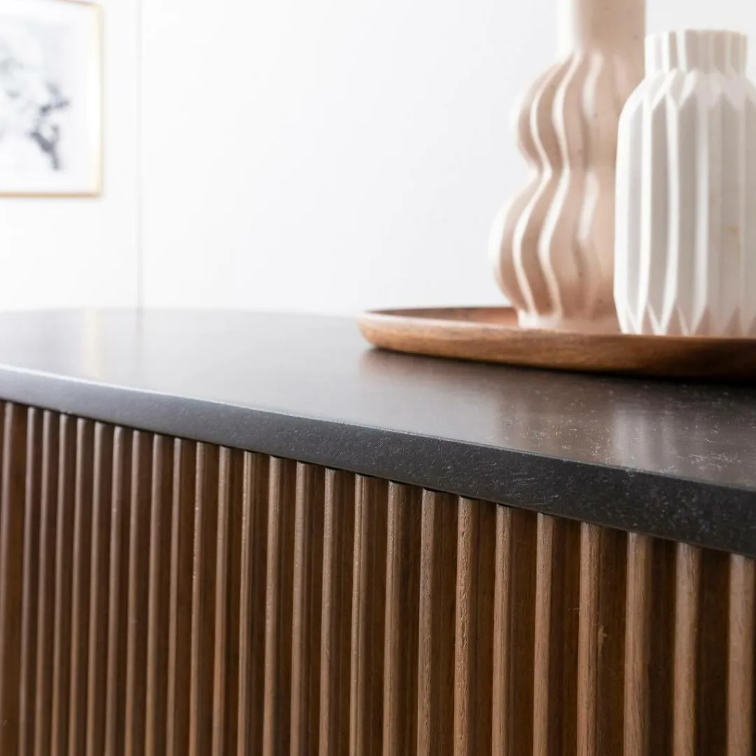 Buffet<Made in Meubles Petit buffet arrondi en bois de manguier et métal Ysé