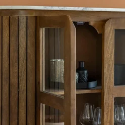 Vitrine<Made in Meubles Vitrine en bois de manguier et marbre Sienne